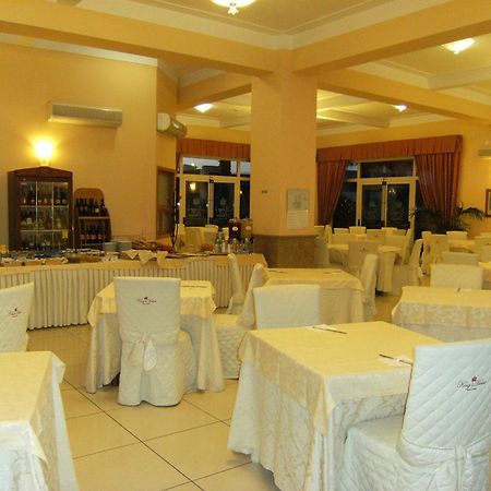 King'S House Hotel Resort Mascali Exterior foto