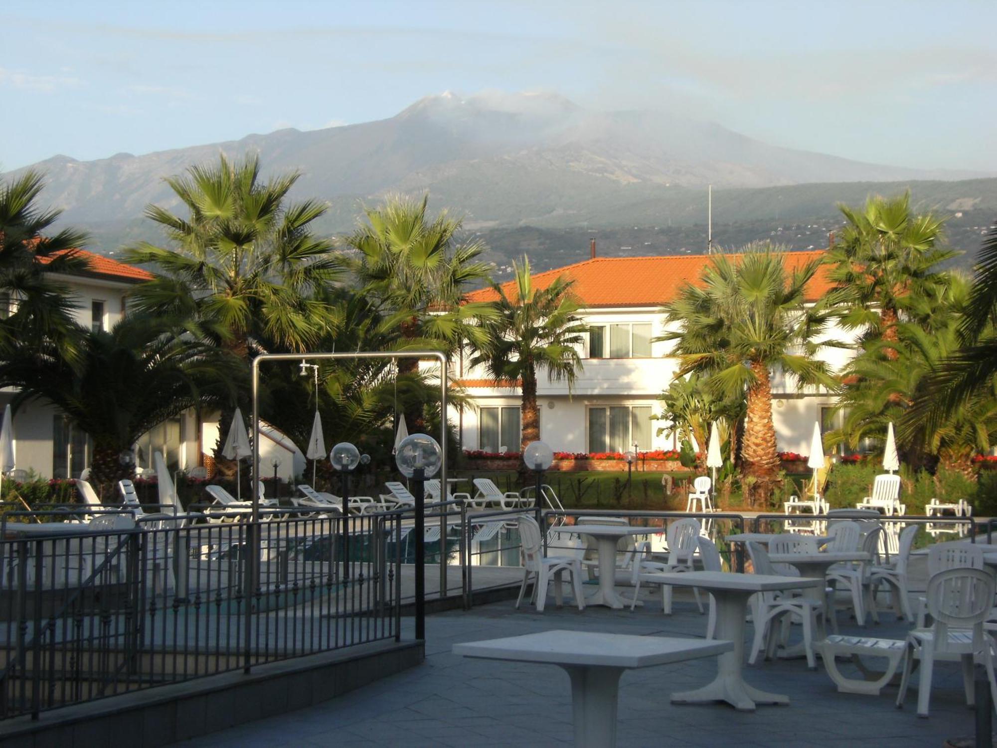 King'S House Hotel Resort Mascali Exterior foto