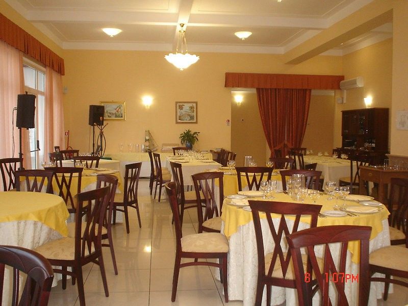 King'S House Hotel Resort Mascali Exterior foto
