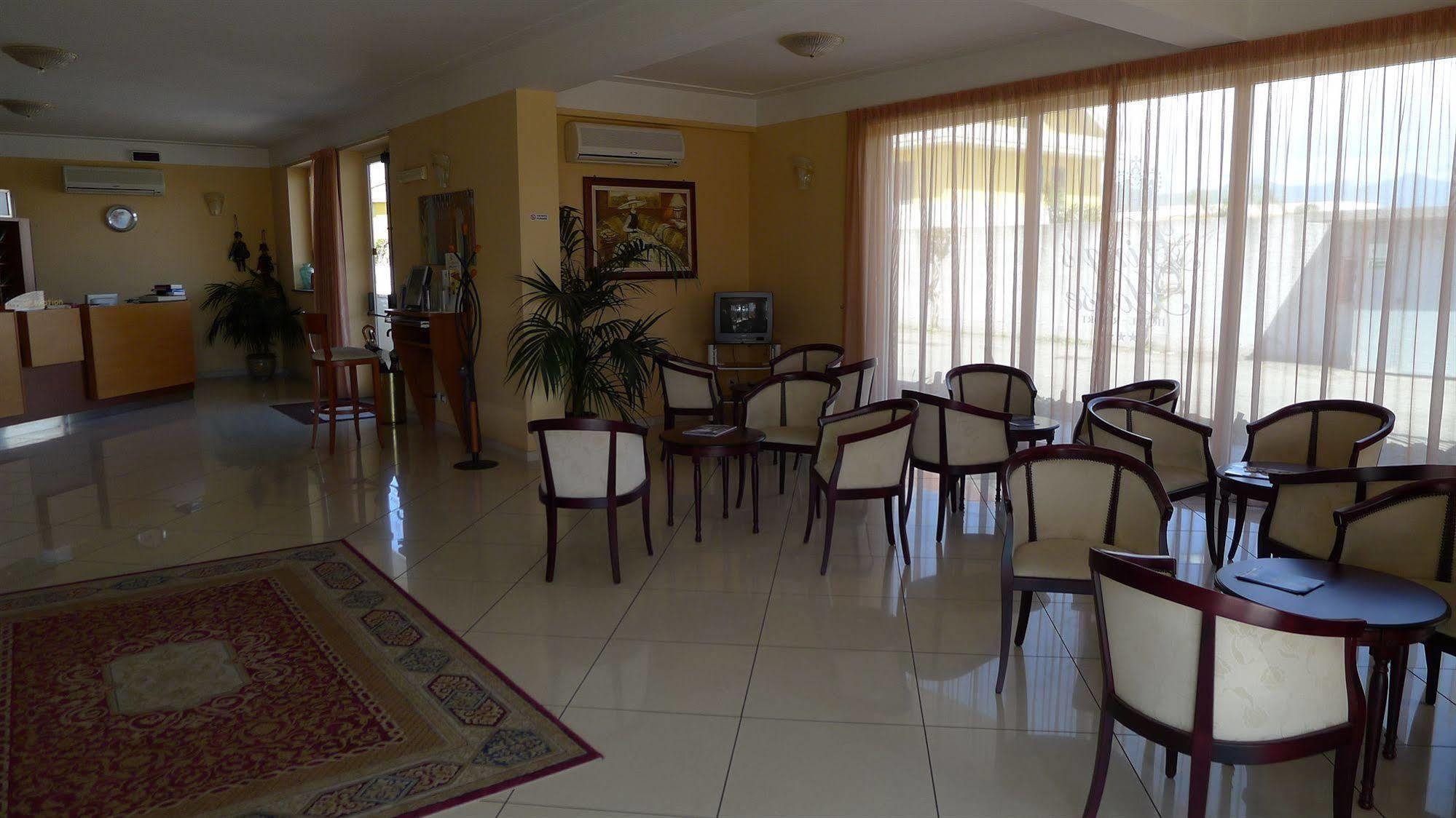 King'S House Hotel Resort Mascali Exterior foto