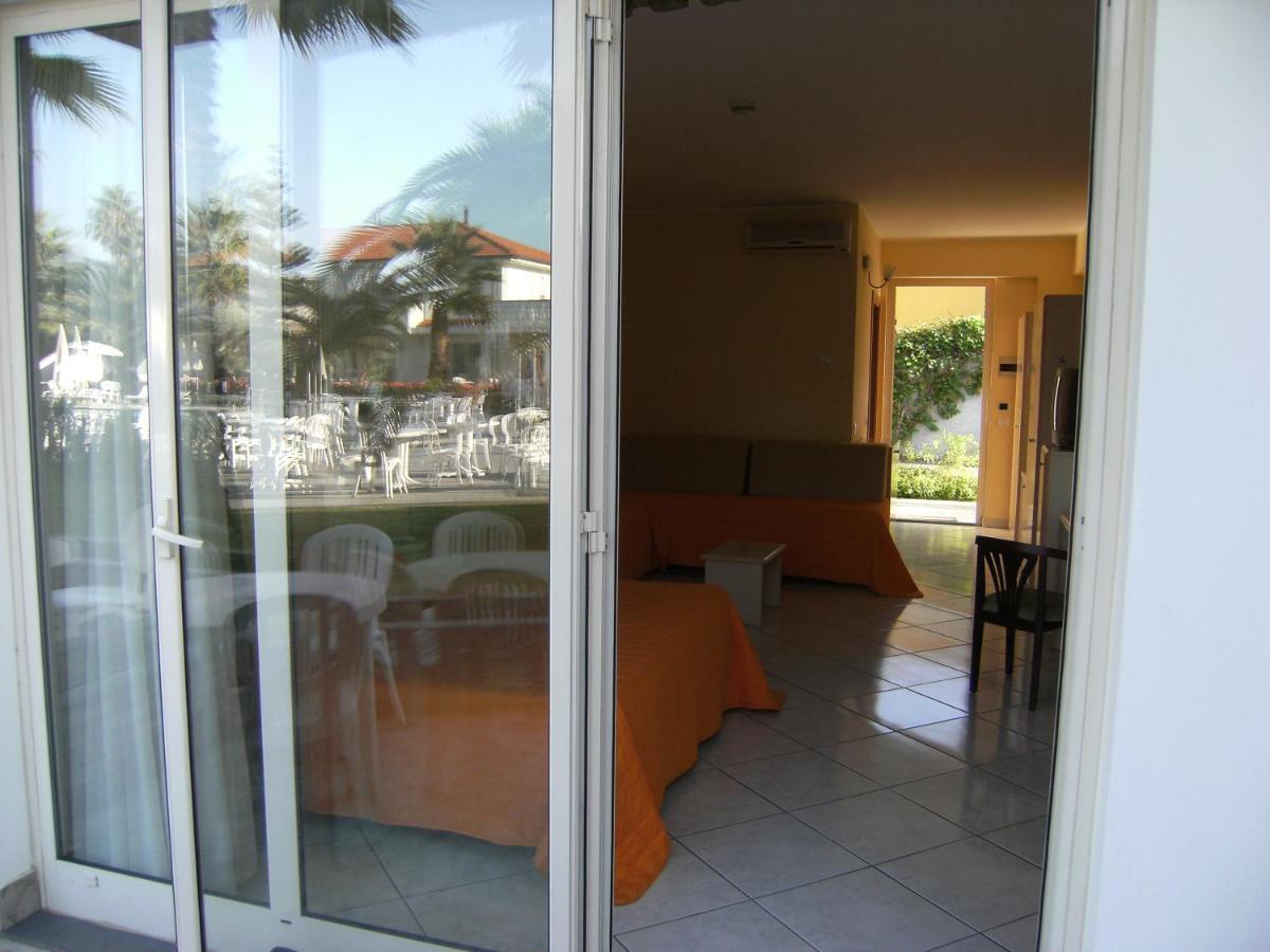 King'S House Hotel Resort Mascali Exterior foto
